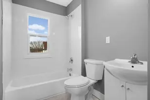 909 Marshall Ave, Saint Paul, MN 55104 - Photo 22