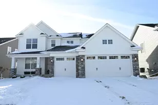 7218 Purple Pkwy, Chanhassen, MN 55317 - Photo 2