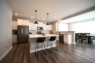 7218 Purple Pkwy, Chanhassen, MN 55317 - Photo 6