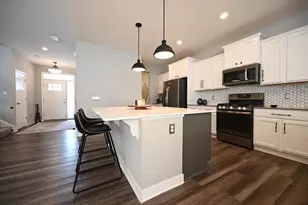 7218 Purple Pkwy, Chanhassen, MN 55317 - Photo 8