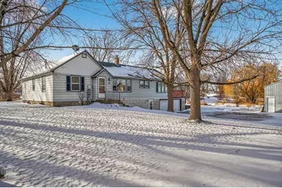 909 Pacific Avenue, Waverly, MN 55390 - Photo 1