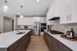 7264 Ambercrest Curv, Inver Grove Heights, MN 55077 - Photo 10