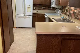 10320 Balsam Ln, Eden Prairie, MN 55347 - Photo 2