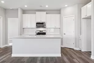 17400 Durham Dr, Lakeville, MN 55044 - Photo 2