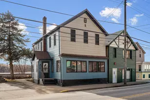 39 N Shore Dr, Fountain City, WI 54629 - Photo 2