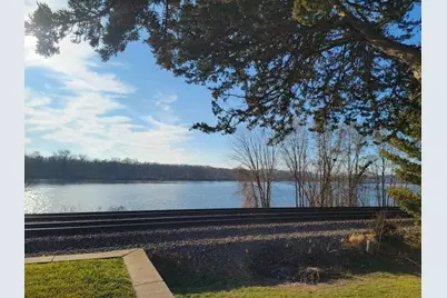 39 and 39-1/2 N Shore Drive, Fountain City, WI 54629 - Photo 4