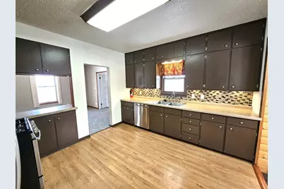 702 E Adolphus Avenue, Fergus Falls, MN 56537 - Photo 6