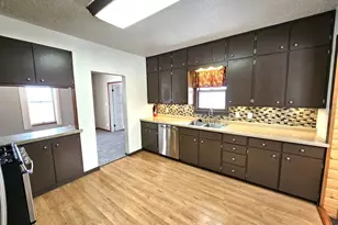 702 E Adolphus Ave, Fergus Falls, MN 56537 - Photo 6