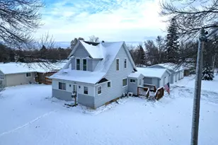 702 E Adolphus Ave, Fergus Falls, MN 56537 - Photo 1