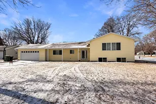 601 5th Ave W, Edgerton, MN 56128 - Photo 1