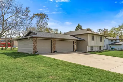 7020 Upper 139th Street W, Apple Valley, MN 55124 - Photo 2