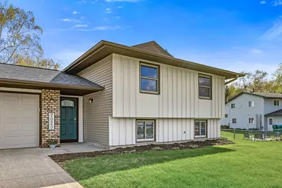 7020 Upper 139th Street W, Apple Valley, MN 55124 - Photo 4