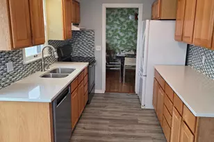 8401 32nd Ave N, Crystal, MN 55427 - Photo 2