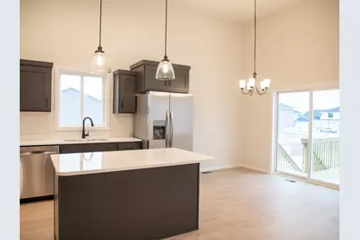 6704 Meadow View Drive S, Fargo, ND 58104 - Photo 6