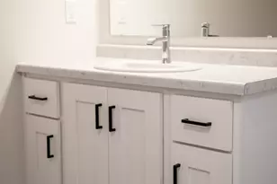 6704 Meadow View Dr S, Fargo, ND 58104 - Photo 18