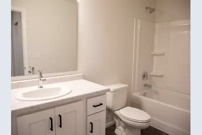 6704 Meadow View Drive S, Fargo, ND 58104 - Photo 10