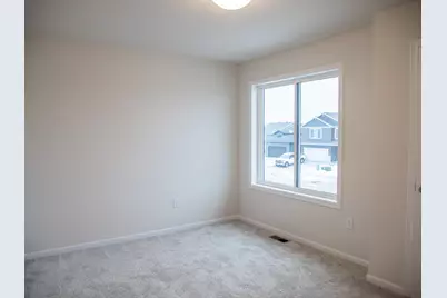 6704 Meadow View Drive S, Fargo, ND 58104 - Photo 12