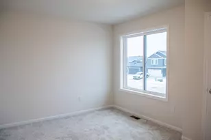 6704 Meadow View Dr S, Fargo, ND 58104 - Photo 12