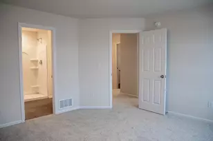 6704 Meadow View Dr S, Fargo, ND 58104 - Photo 16