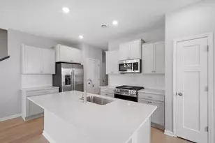 10310 Birchwood Cir, Victoria, MN 55318 - Photo 8