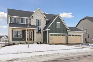 10324 Peony Ln N, Maple Grove, MN 55311 - Photo 2