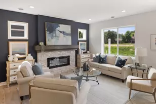 13598 Hollybrook Dr, Apple Valley, MN 55124 - Photo 14