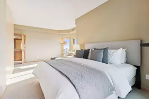 1201 Yale Pl, Minneapolis, MN 55403 - Photo 32