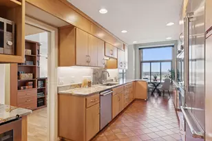 1201 Yale Pl, Minneapolis, MN 55403 - Photo 6