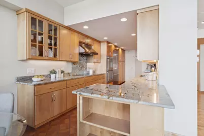 1201 Yale Place #2009, Minneapolis, MN 55403 - Photo 10