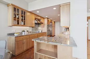 1201 Yale Pl, Minneapolis, MN 55403 - Photo 10