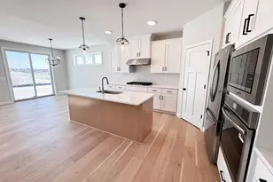 20110 Globe Dr, Lakeville, MN 55044 - Photo 6