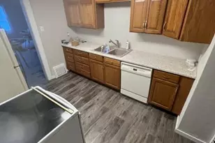 261 State St, Jackson, MN 56143 - Photo 4