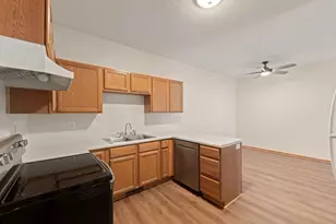 2115 Parkway Ave, Shakopee, MN 55379 - Photo 10