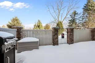 1003 Hill Ct, Shoreview, MN 55126 - Photo 18