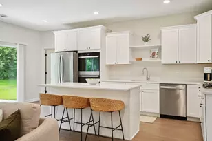 621 Field Point St, Roberts, WI 54023 - Photo 8