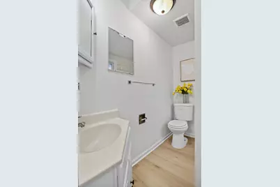 2024 Queen Avenue N, Minneapolis, MN 55411 - Photo 8