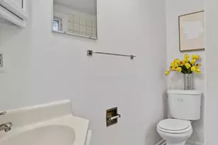 2024 Queen Ave N, Minneapolis, MN 55411 - Photo 8