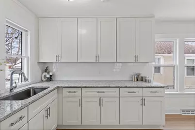 2024 Queen Avenue N, Minneapolis, MN 55411 - Photo 10