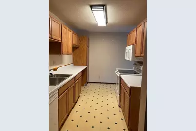 132 Demont Avenue E #221, Little Canada, MN 55117 - Photo 2