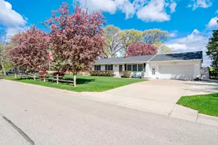 39 Labore Ave, Little Canada, MN 55117 - Photo 1