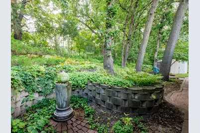 2300 Dahl Court E, Maplewood, MN 55119 - Photo 22