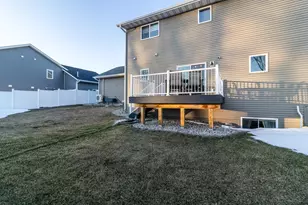 2021 Bluestem Dr, Mankato, MN 56001 - Photo 38