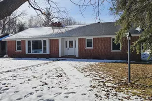 602 S Fir St, Lamberton, MN 56152 - Photo 2