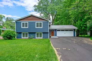 540 Orchid Ln N, Plymouth, MN 55447 - Photo 2