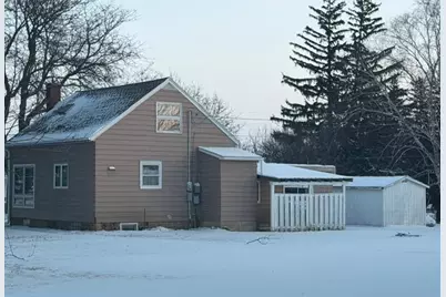 420 3rd Avenue NW, Spring Grove, MN 55974 - Photo 2