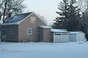 420 3rd Ave NW, Spring Grove, MN 55974 - Photo 2