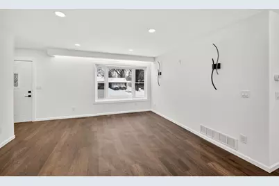 10920 Oak Knoll Terrace N, Hopkins, MN 55305 - Photo 4