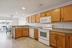 7343 Kalland Cir NE, Albertville, MN 55301 - Photo 8