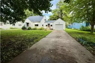 705 N Carver St, Winthrop, MN 55396 - Photo 2