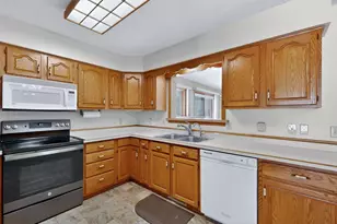 302 Cross St, Lake City, MN 55041 - Photo 12